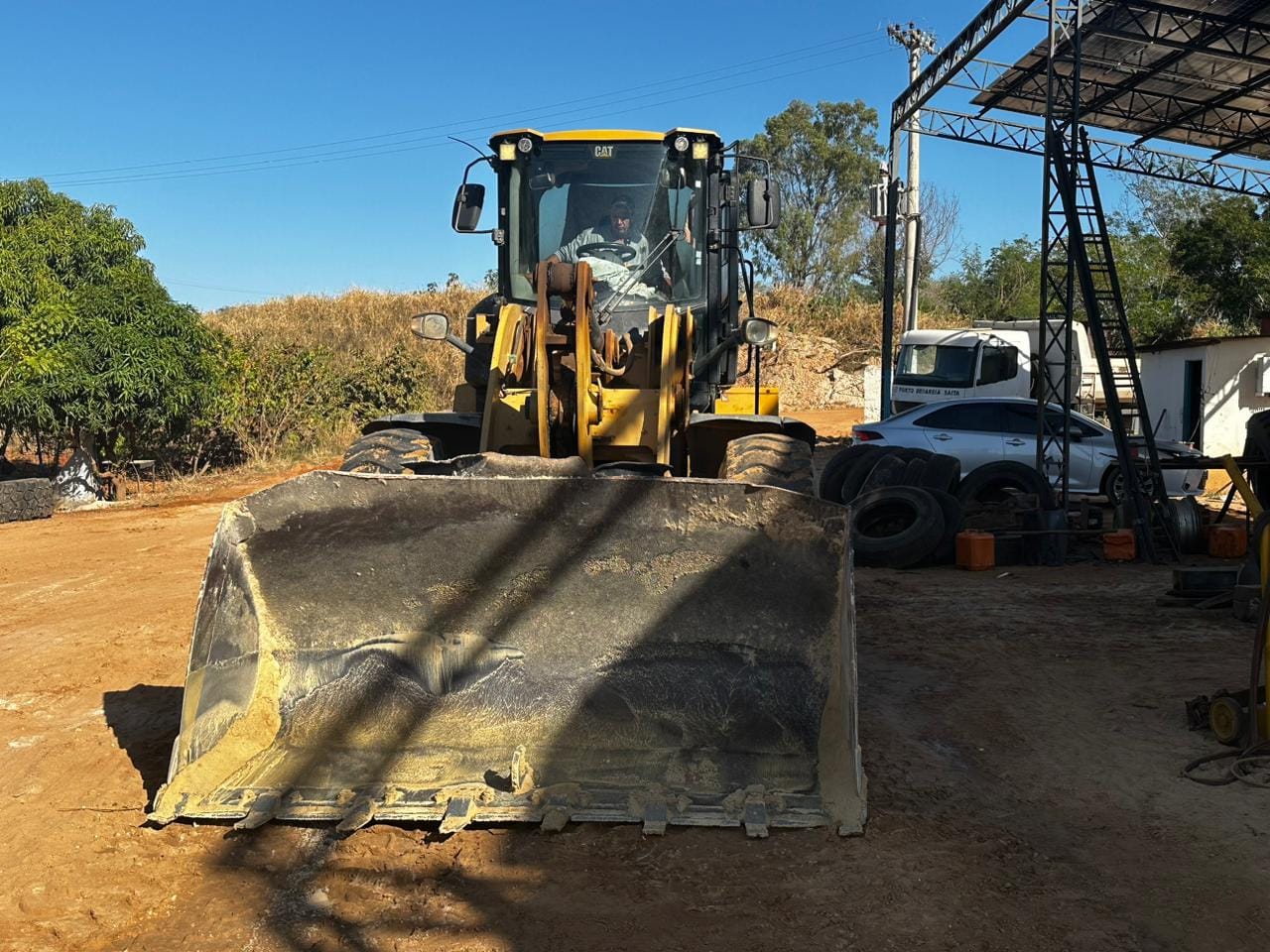 Pá Carregadeira Caterpillar 938 K 2014 - Imagem 2