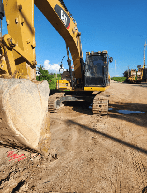 Escavadeira Caterpillar 323DL 2011 - Imagem 4
