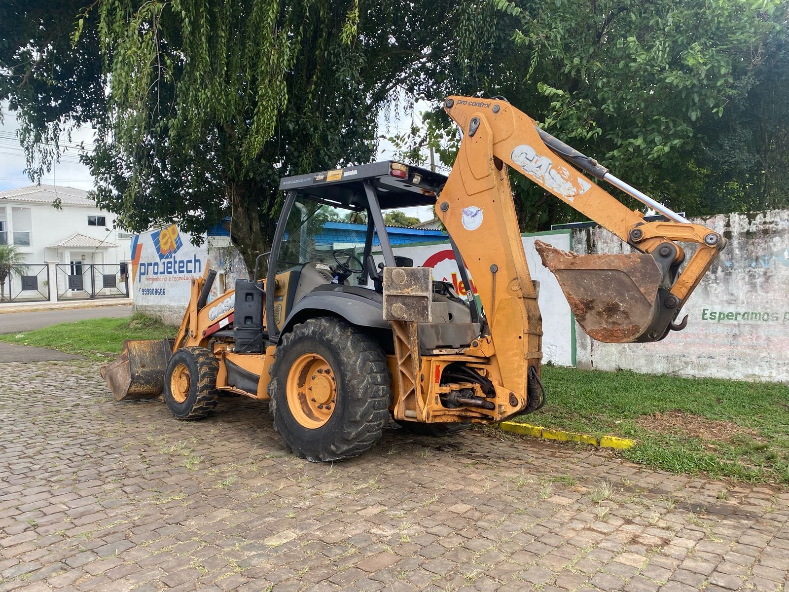 Retroescavadeira Case 580N 2013 - Imagem 2