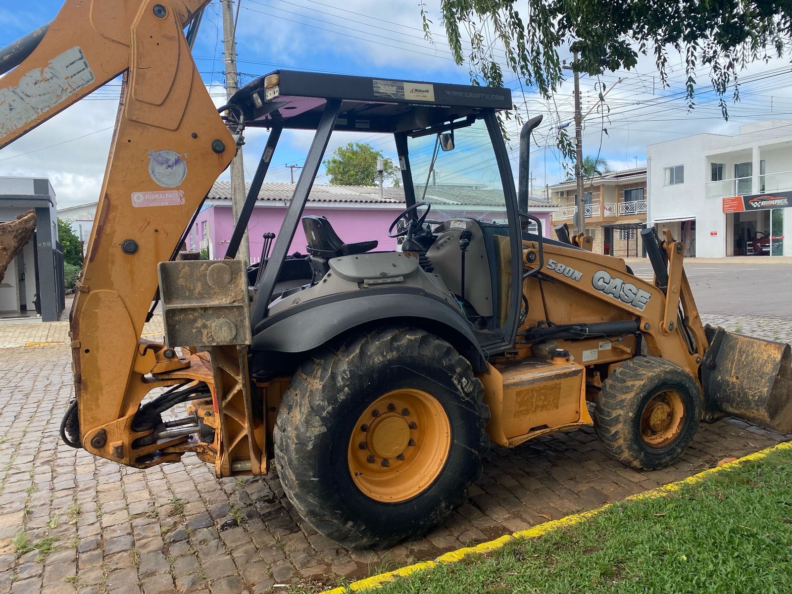 Retroescavadeira Case 580N 2013 - Imagem 4