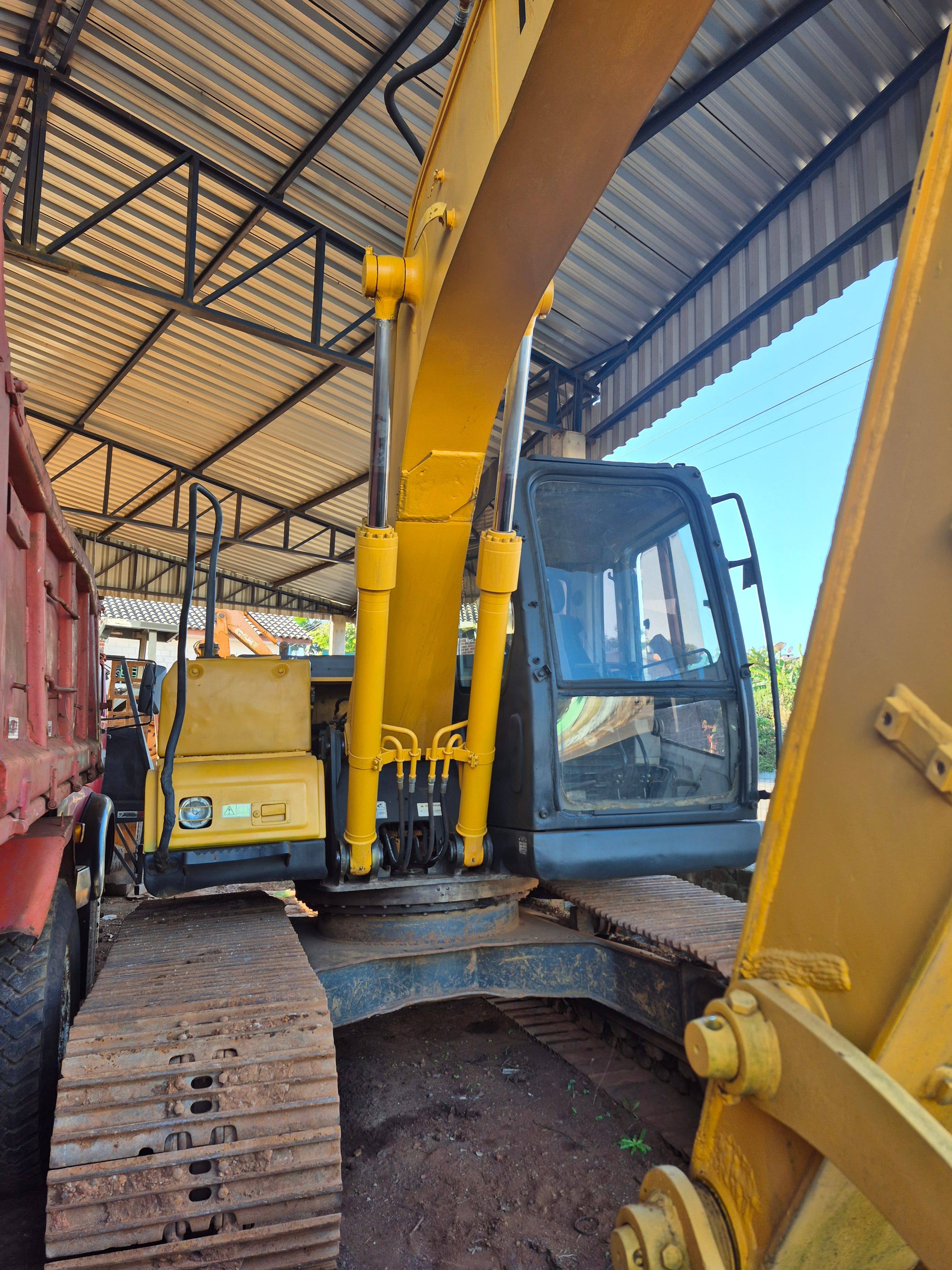 Escavadeira Hyundai R140Lc-7 2009 - Imagem 3