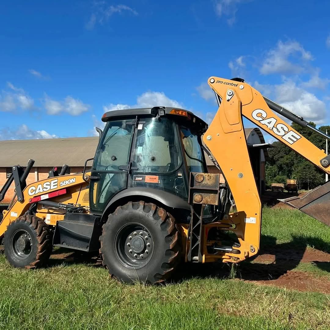 Retroescavadeira Case 580N 2020 - Imagem 1