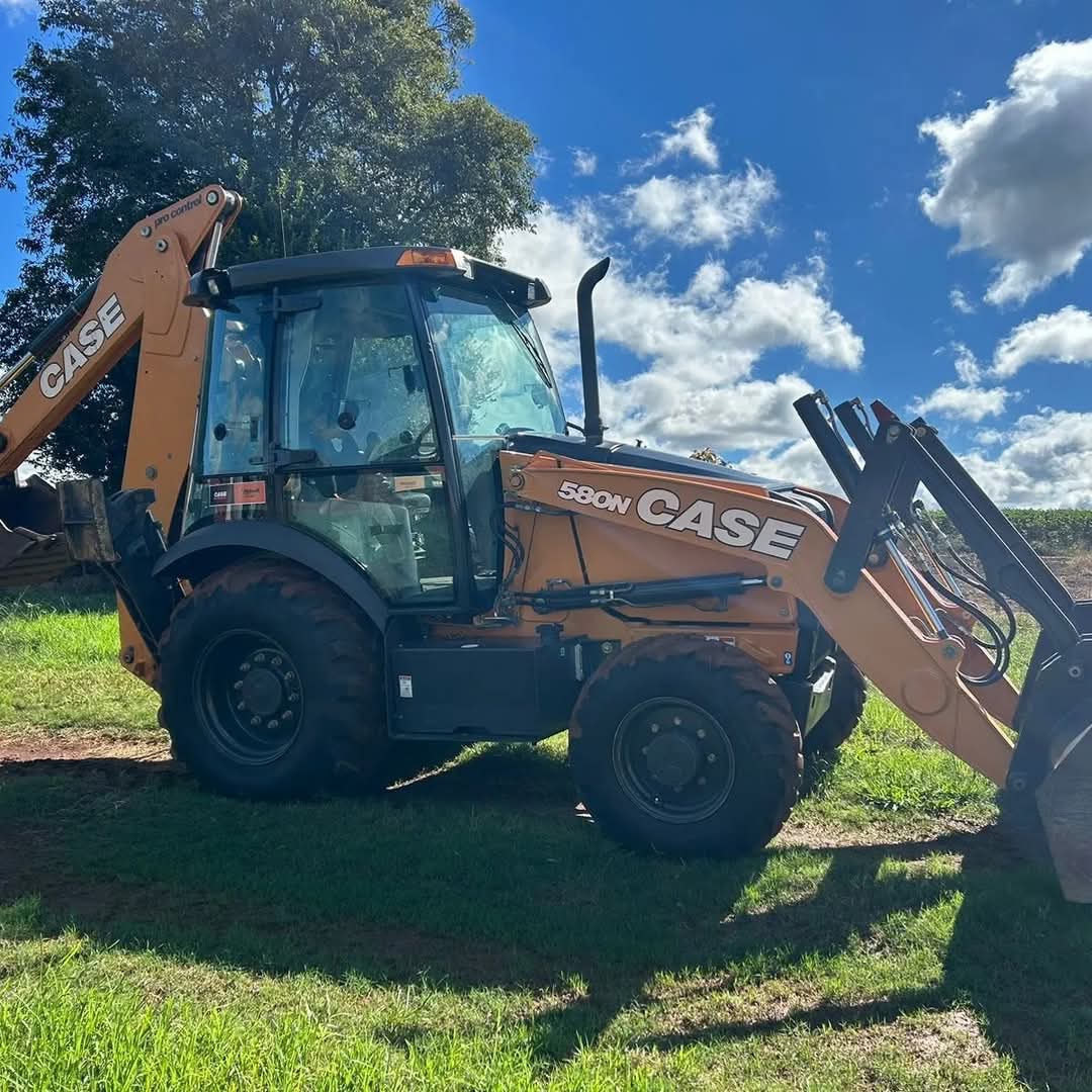 Retroescavadeira Case 580N 2020 - Imagem 2