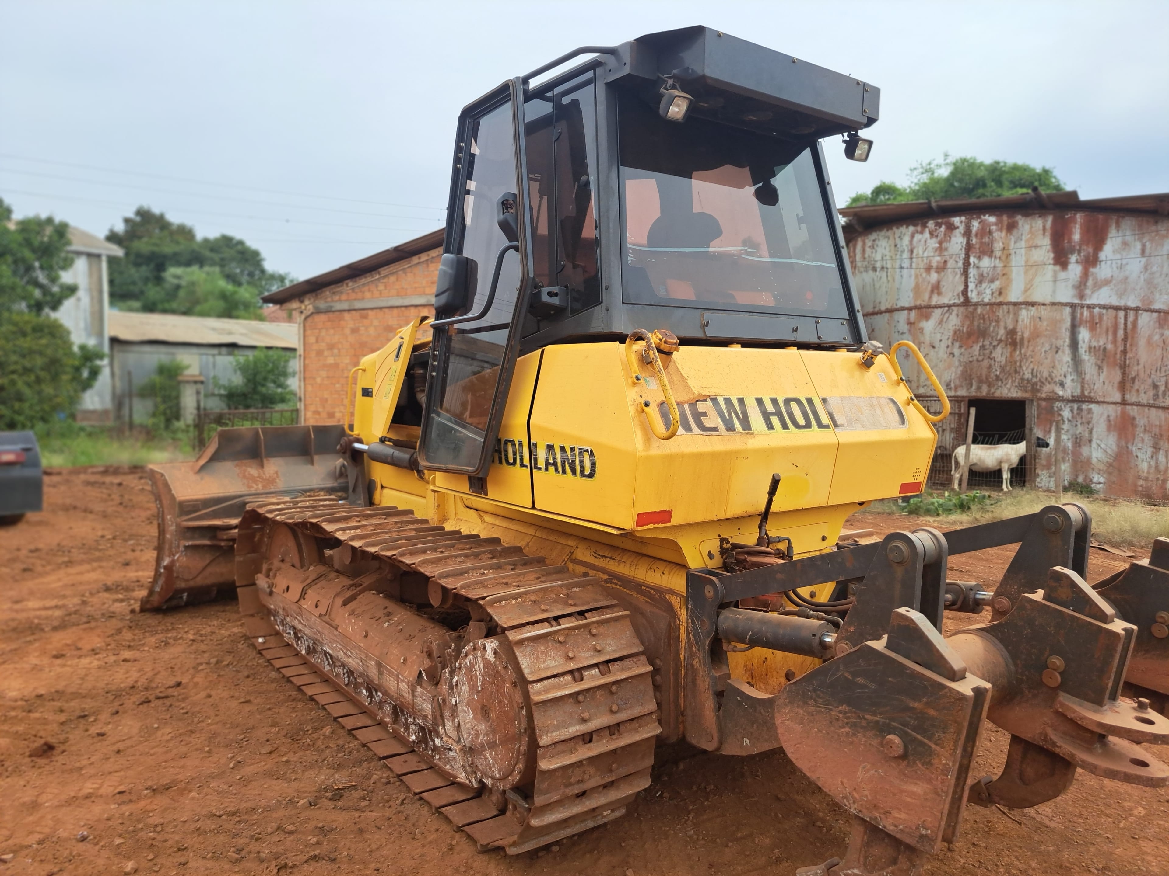 Trator de esteira New Holland D140B 2017 - Imagem 2