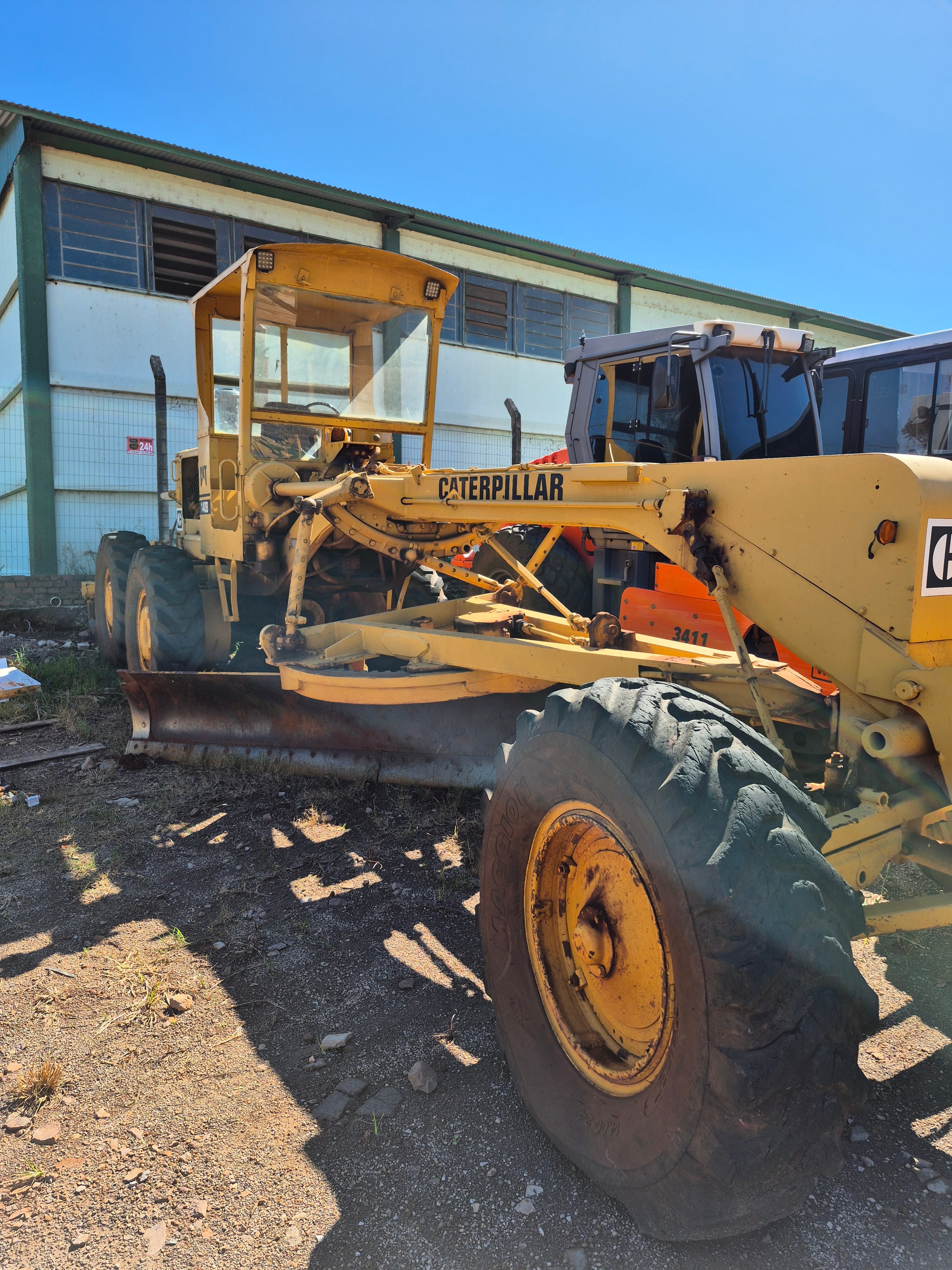 Motoniveladora Caterpillar 140B 1984 - Imagem 1