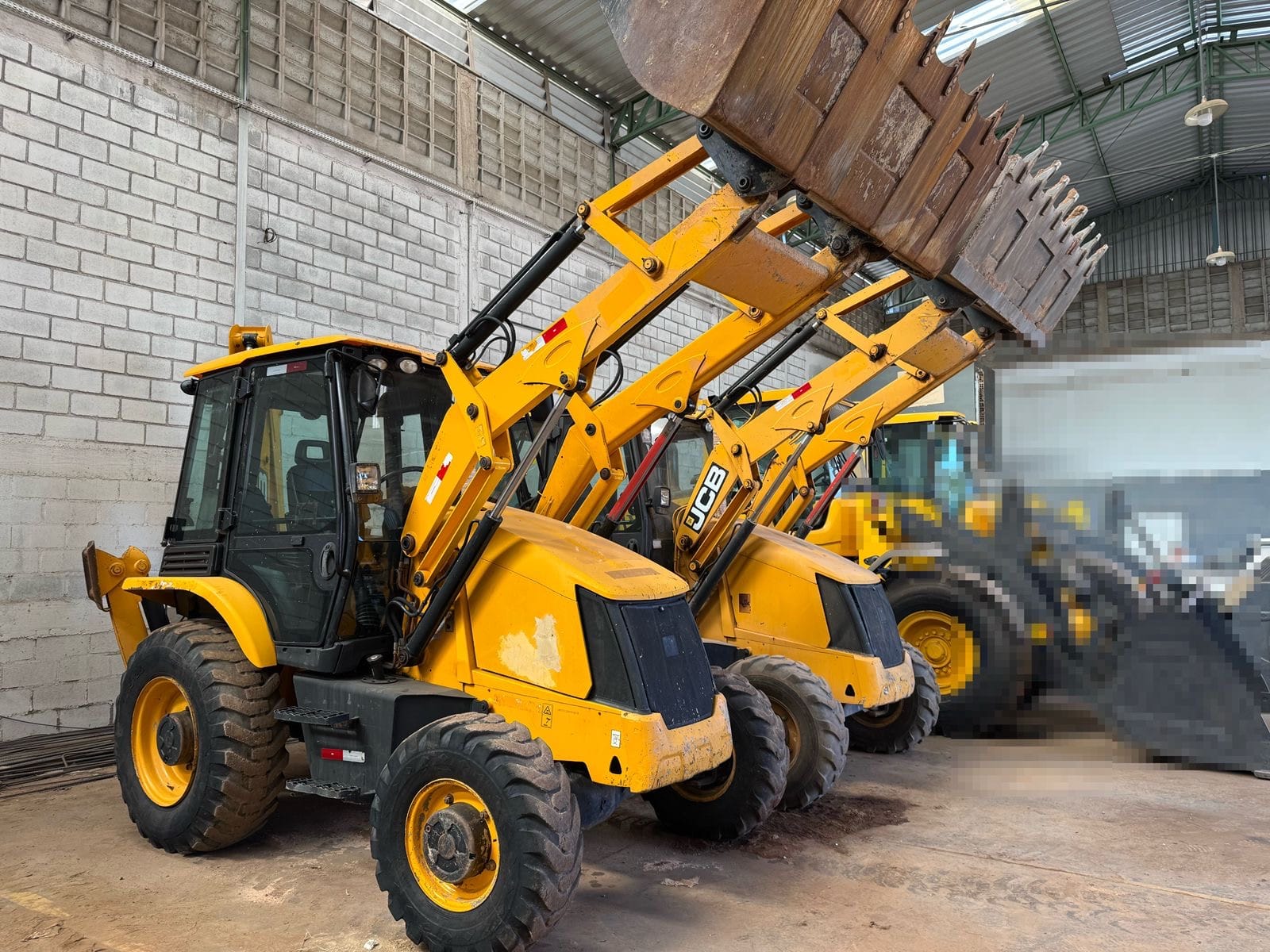 Retroescavadeira JCB 3CX 2019 - Imagem 1