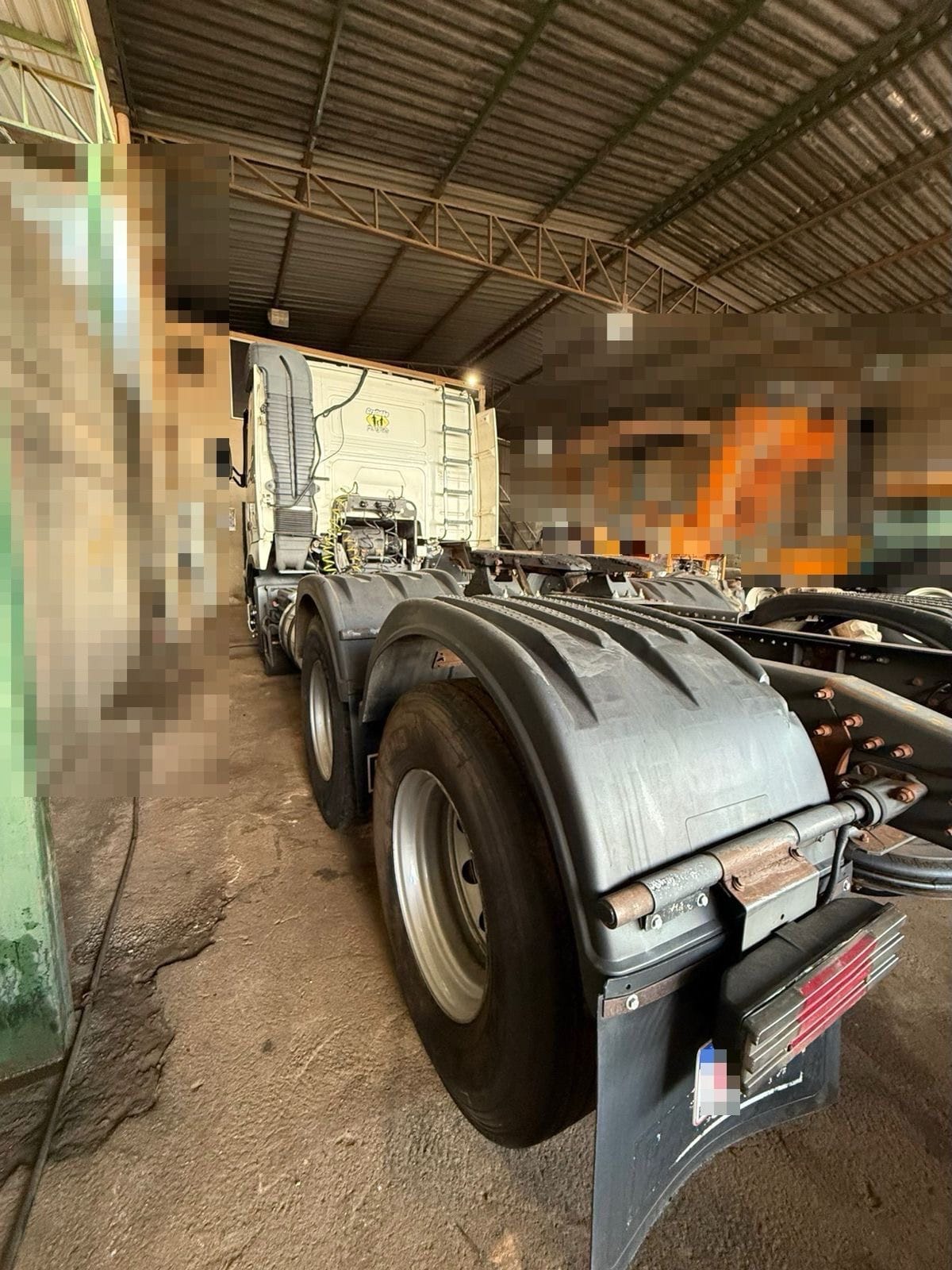 Caminhão Volvo FH440 2009 - Imagem 3