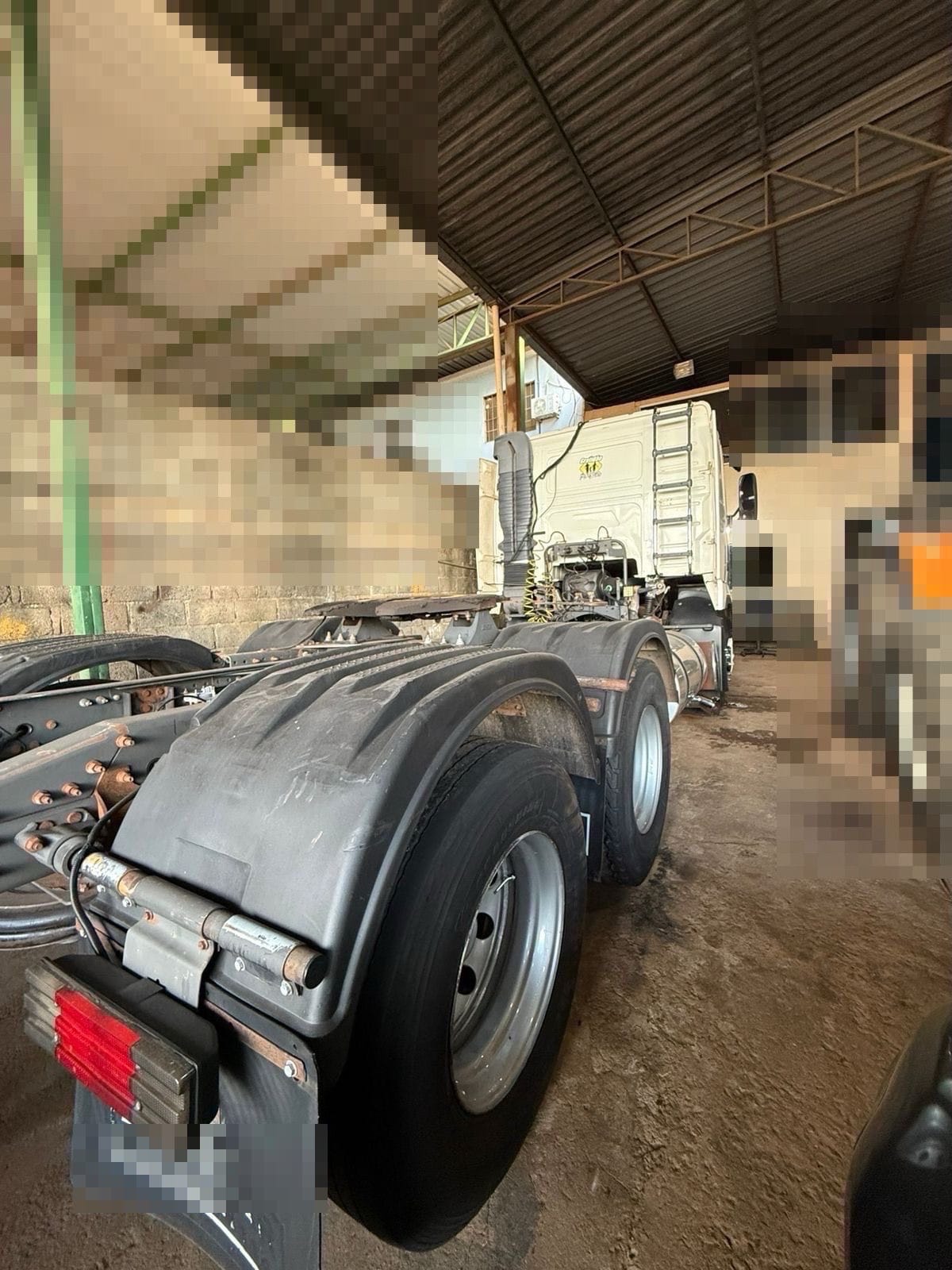 Caminhão Volvo FH440 2009 - Imagem 4