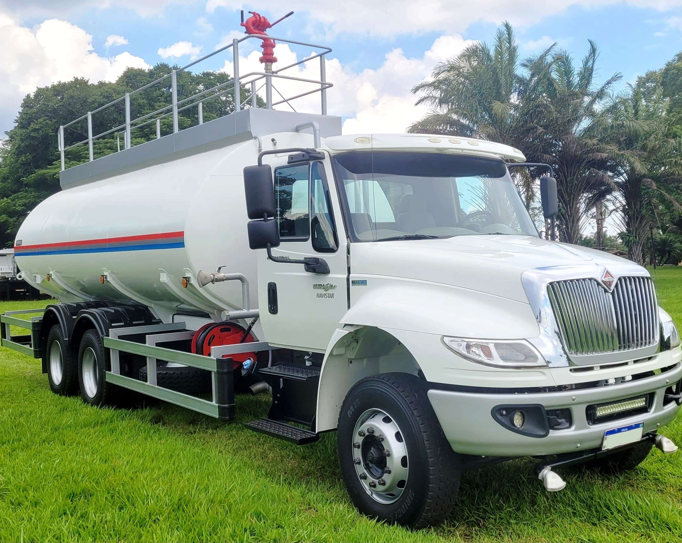 Caminhão INTERNATIONAL 4400 2015 - Imagem 1