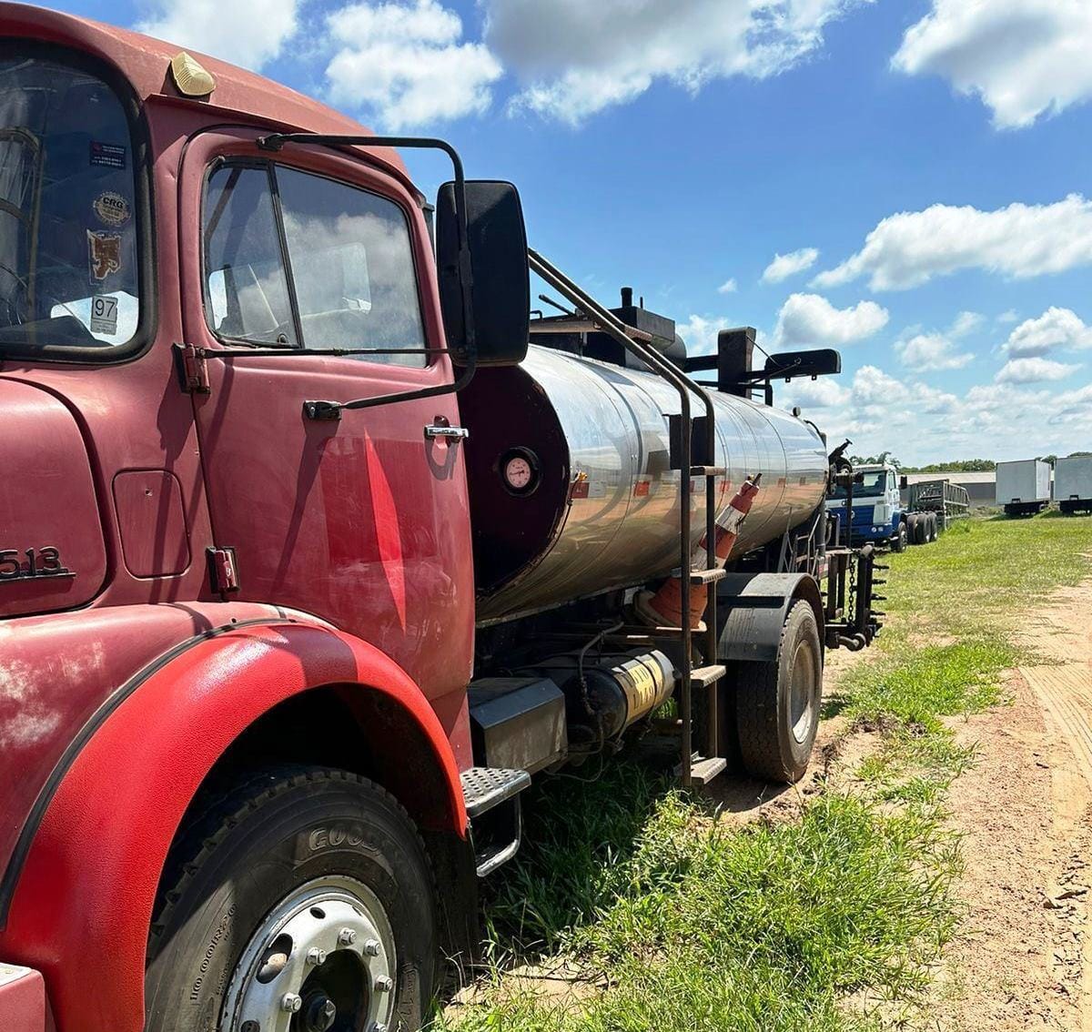 Caminhão Mercedes Benz 1513 1986 - Imagem 1
