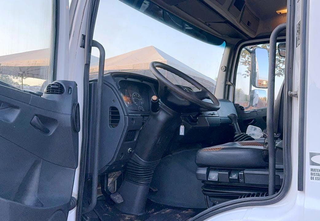 Caminhão Mercedes Benz 2730 2018 - Imagem 3