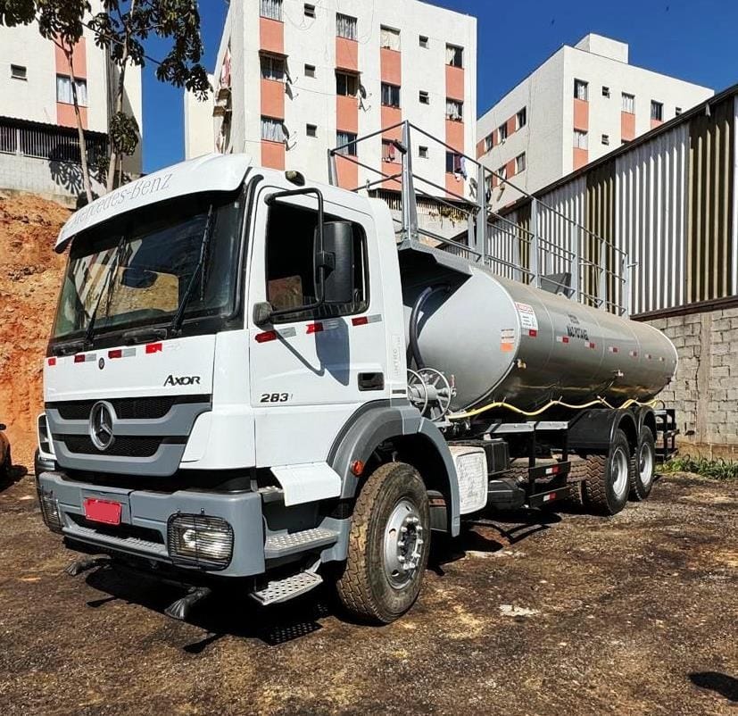 Caminhão Mercedes Benz 2831 2013 - Imagem 2