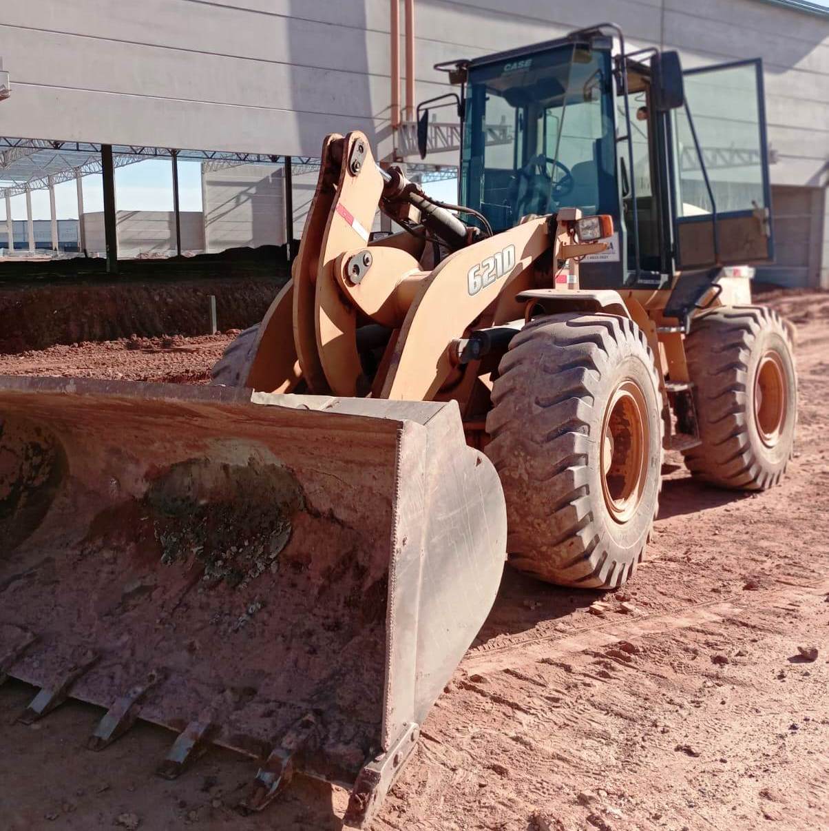 Pá Carregadeira Case 621D 2015 - Imagem 1