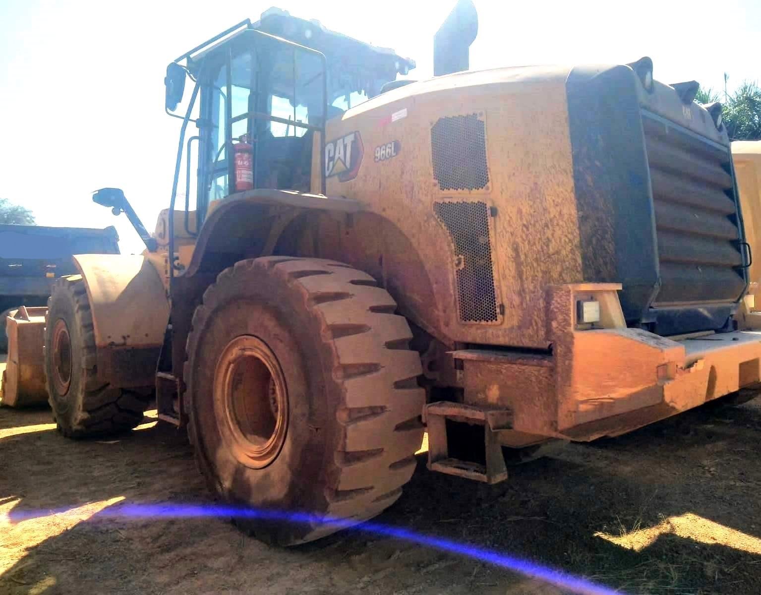 Pá Carregadeira Caterpillar  966L 2021 - Imagem 2