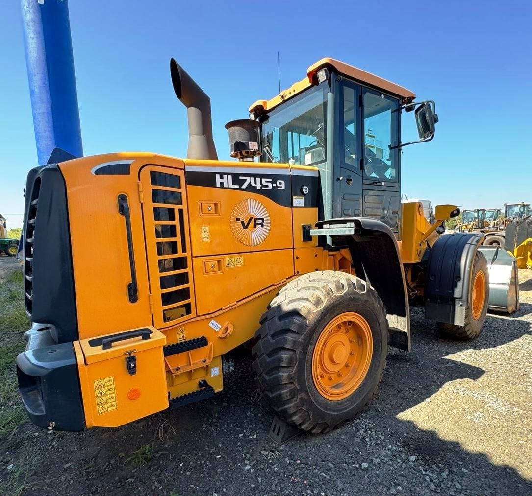 Pá Carregadeira Hyundai HL745 2023 - Imagem 1