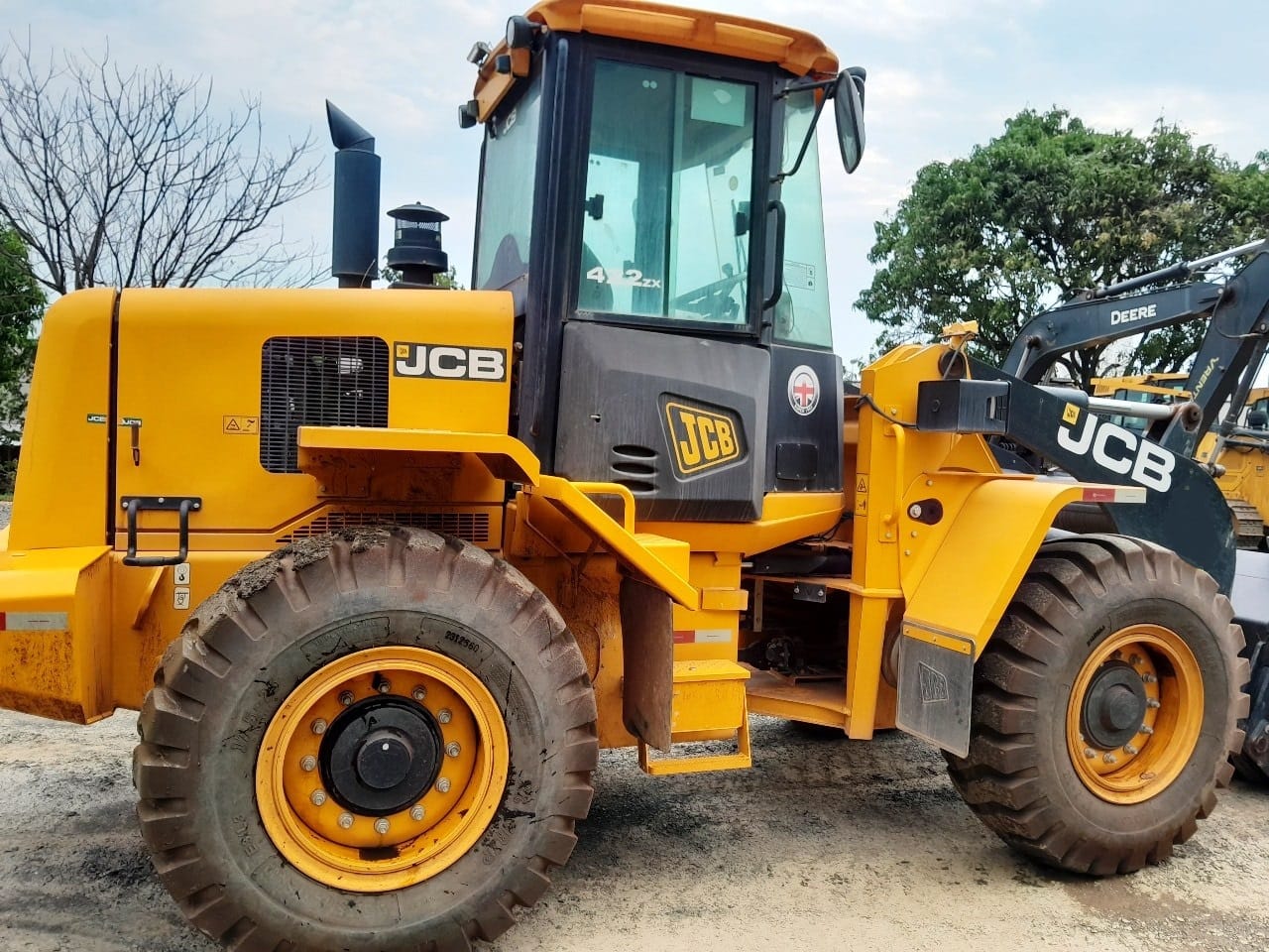 Pá Carregadeira JCB 422ZX 2023 - Imagem 1