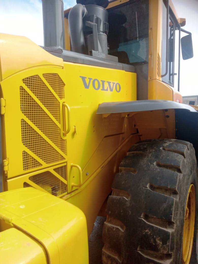 Pá Carregadeira Volvo L90F 2015 - Imagem 2
