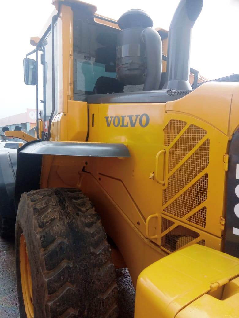 Pá Carregadeira Volvo L90F 2015 - Imagem 3