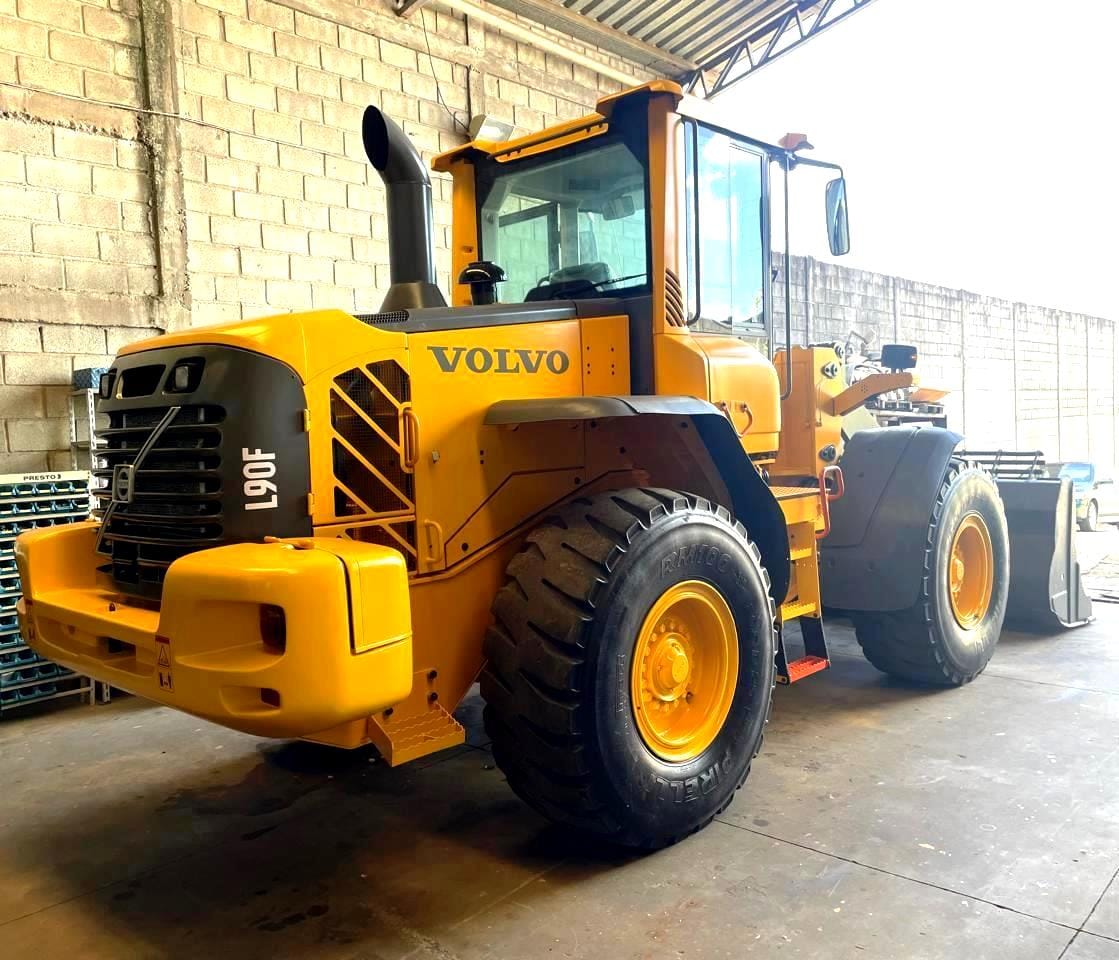 Pá Carregadeira Volvo L90F 2016 - Imagem 1