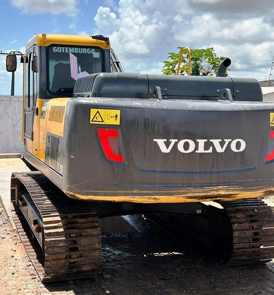 Escavadeira Volvo EC200 2021 - Imagem 3