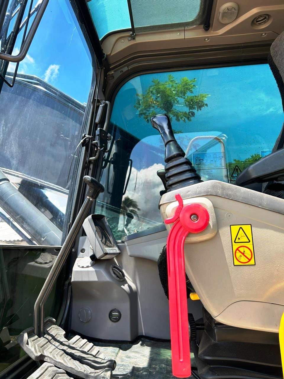 Escavadeira Volvo EC200 2021 - Imagem 4