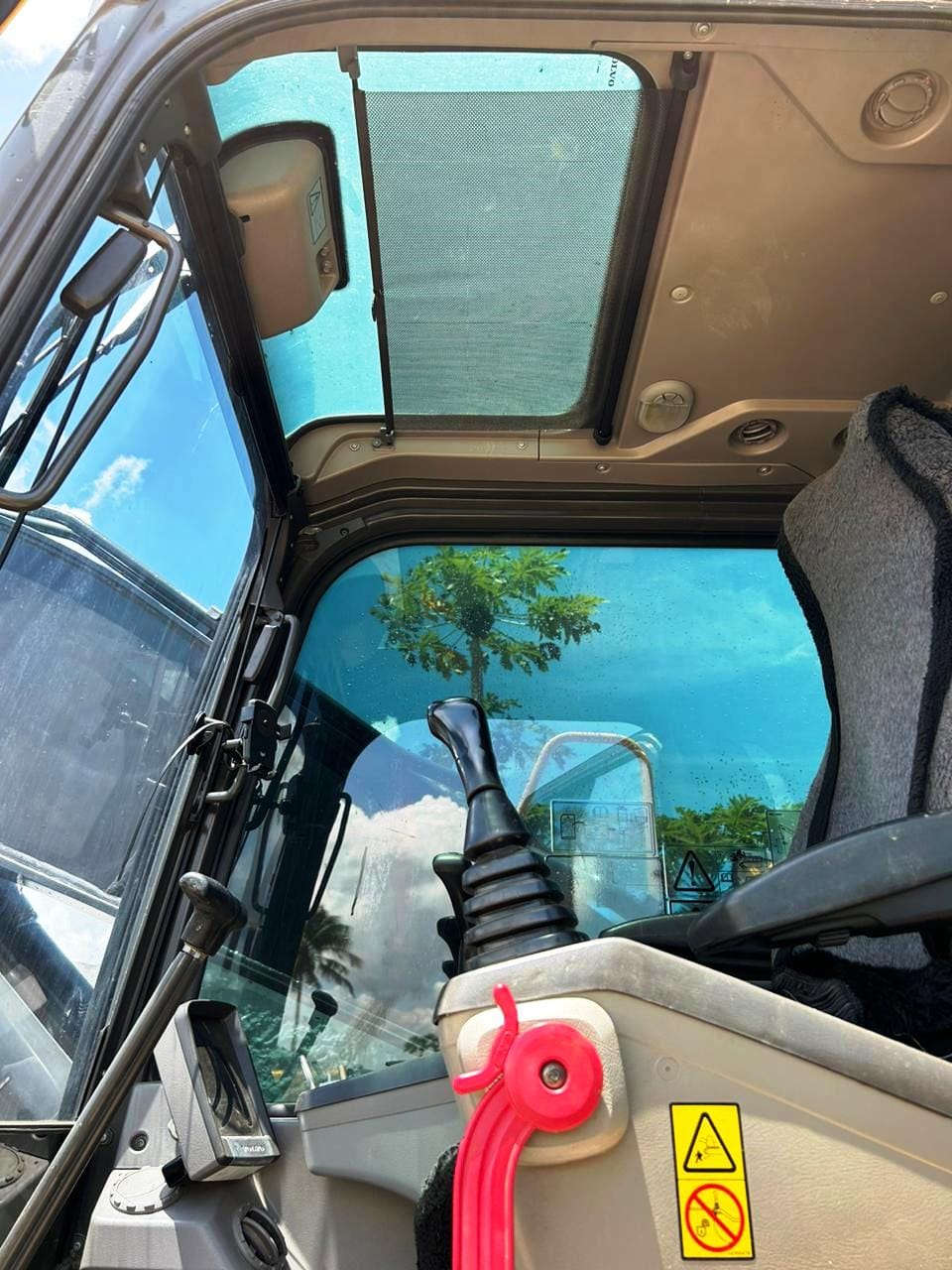 Escavadeira Volvo EC200 2021 - Imagem 6