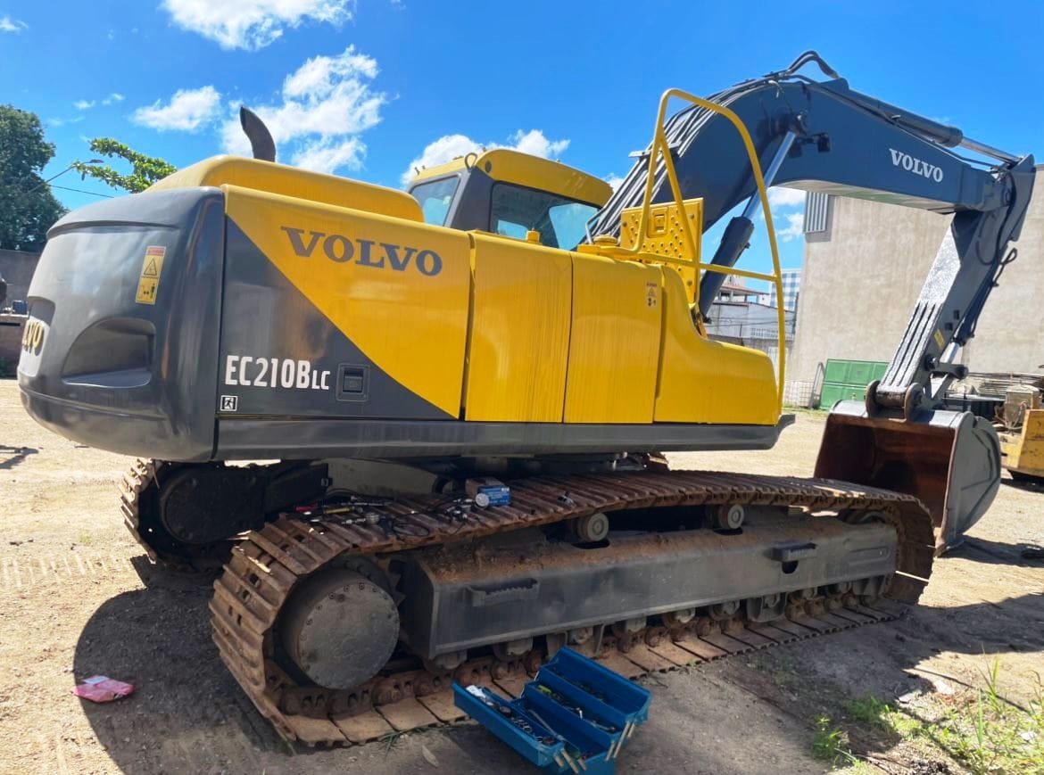 Escavadeira Volvo EC210 2005 - Imagem 2