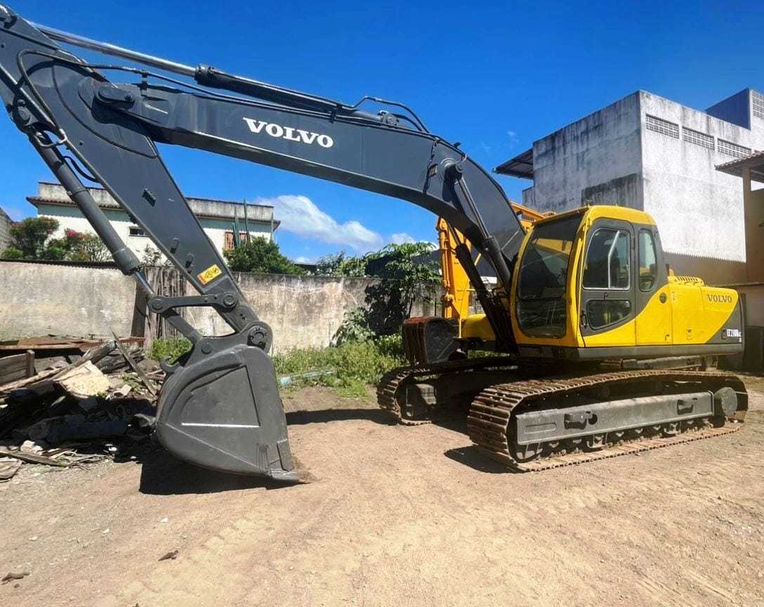 Escavadeira Volvo EC210 2005 - Imagem 3