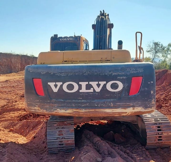 Escavadeira Volvo EC210 2011 - Imagem 2