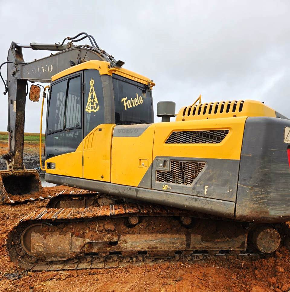 Escavadeira Volvo EC220 2016 - Imagem 1