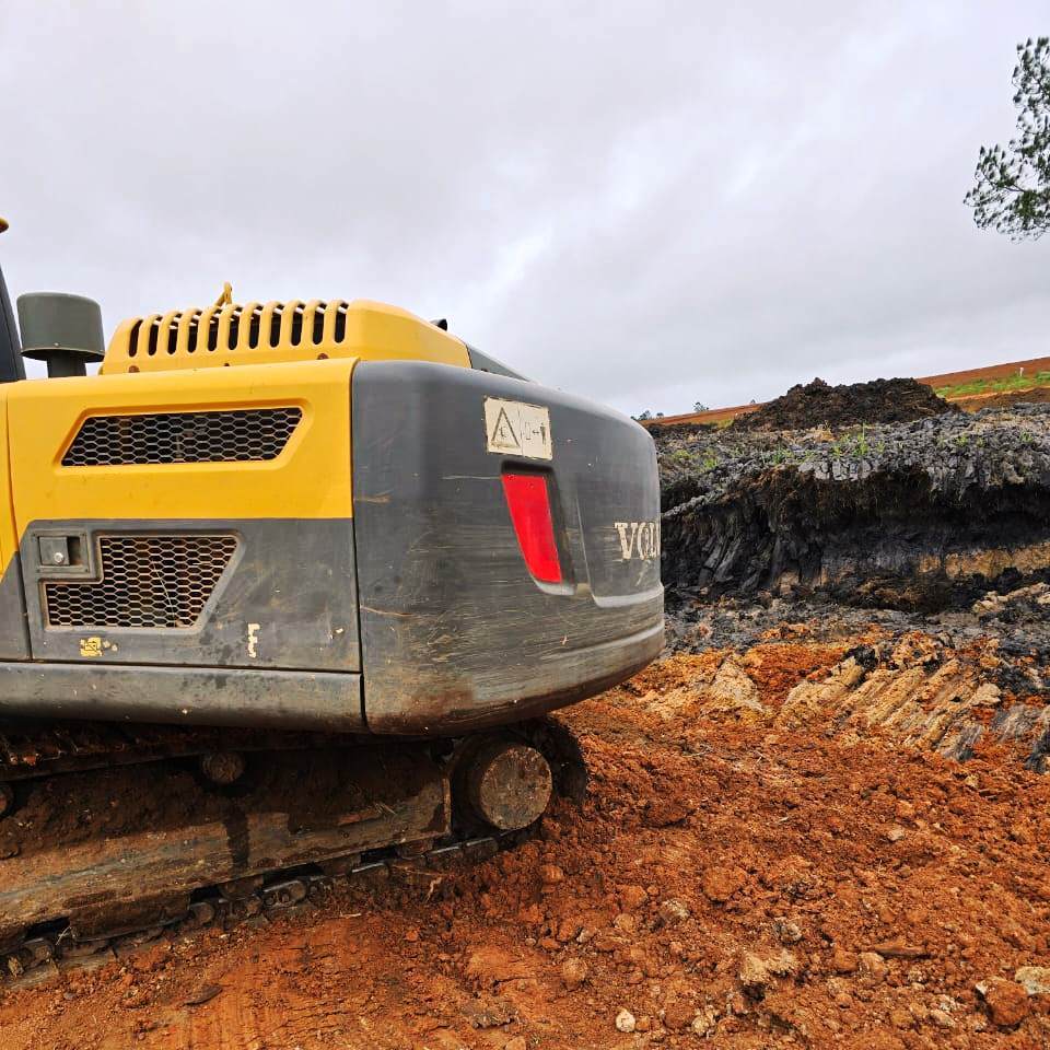 Escavadeira Volvo EC220 2016 - Imagem 3