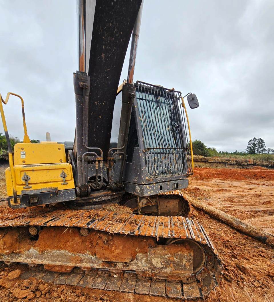 Escavadeira Volvo EC220 2016 - Imagem 4