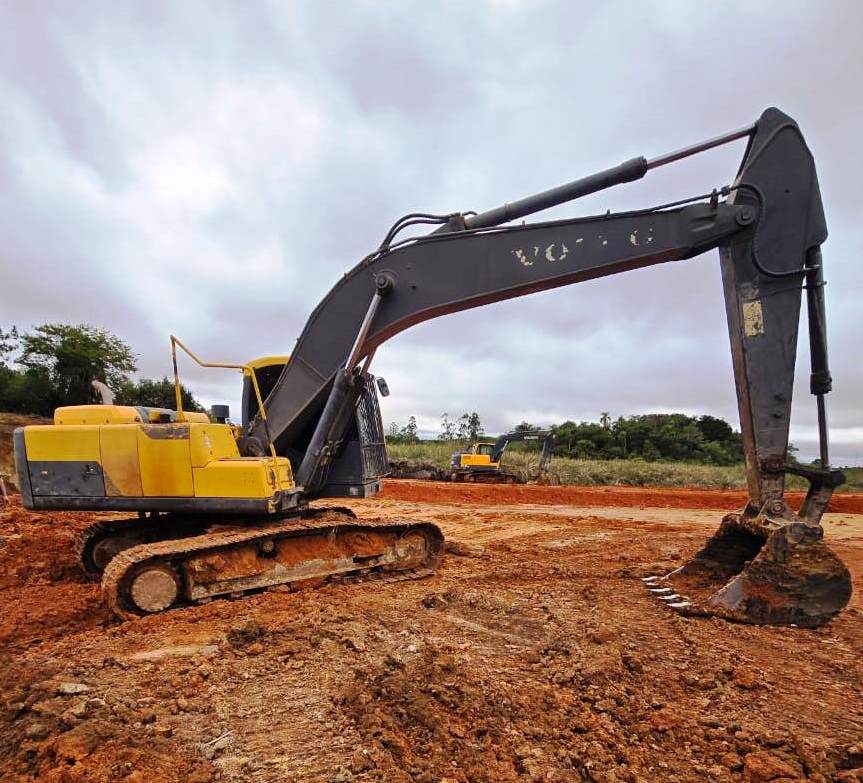 Escavadeira Volvo EC220 2016 - Imagem 5