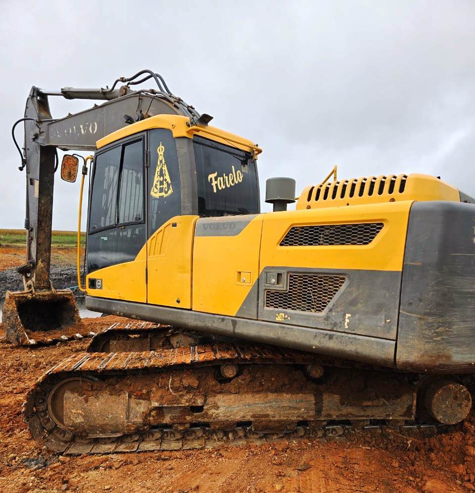 Escavadeira Volvo EC220 2016 - Imagem 7