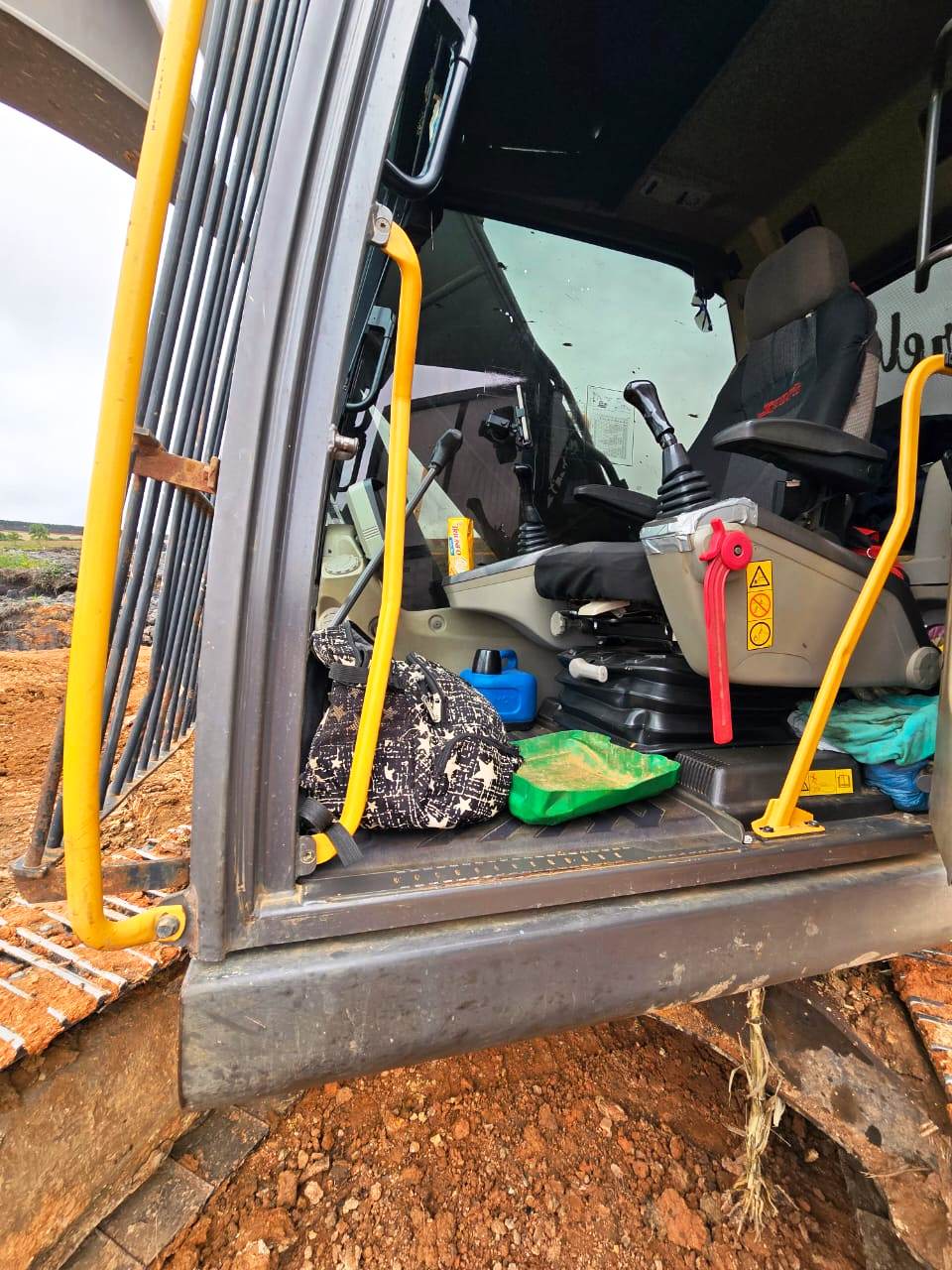 Escavadeira Volvo EC220 2016 - Imagem 8