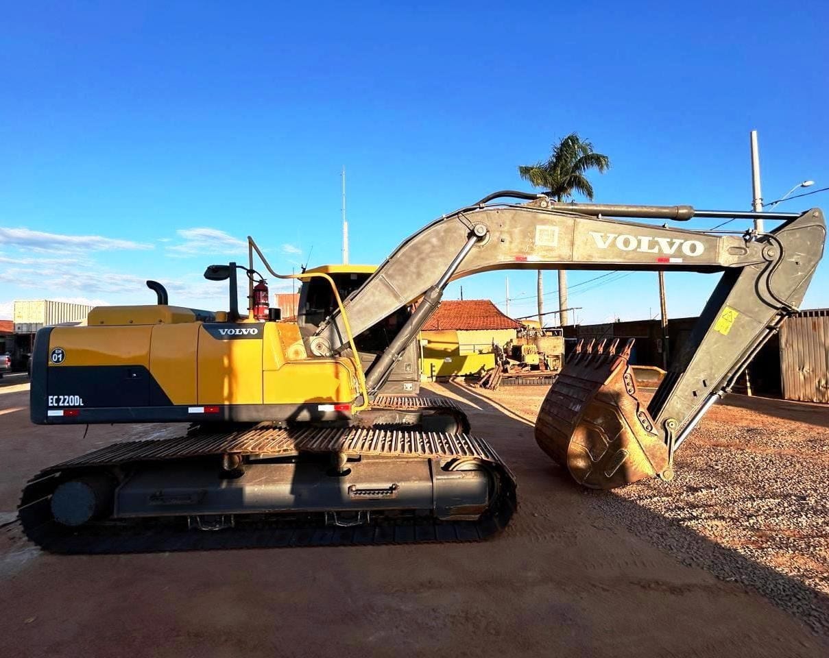 Escavadeira Volvo EC220 2020 - Imagem 2