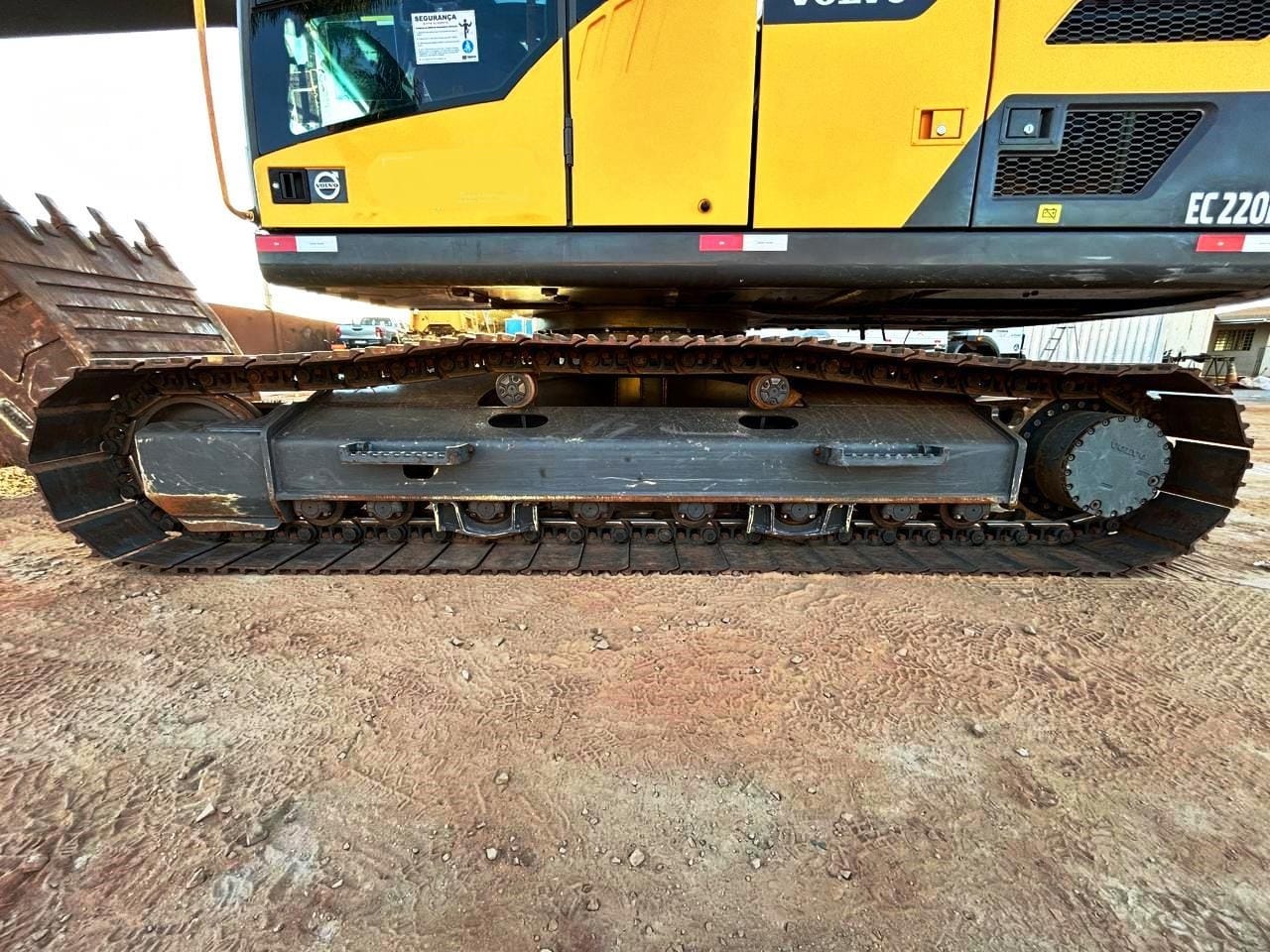 Escavadeira Volvo EC220 2020 - Imagem 15