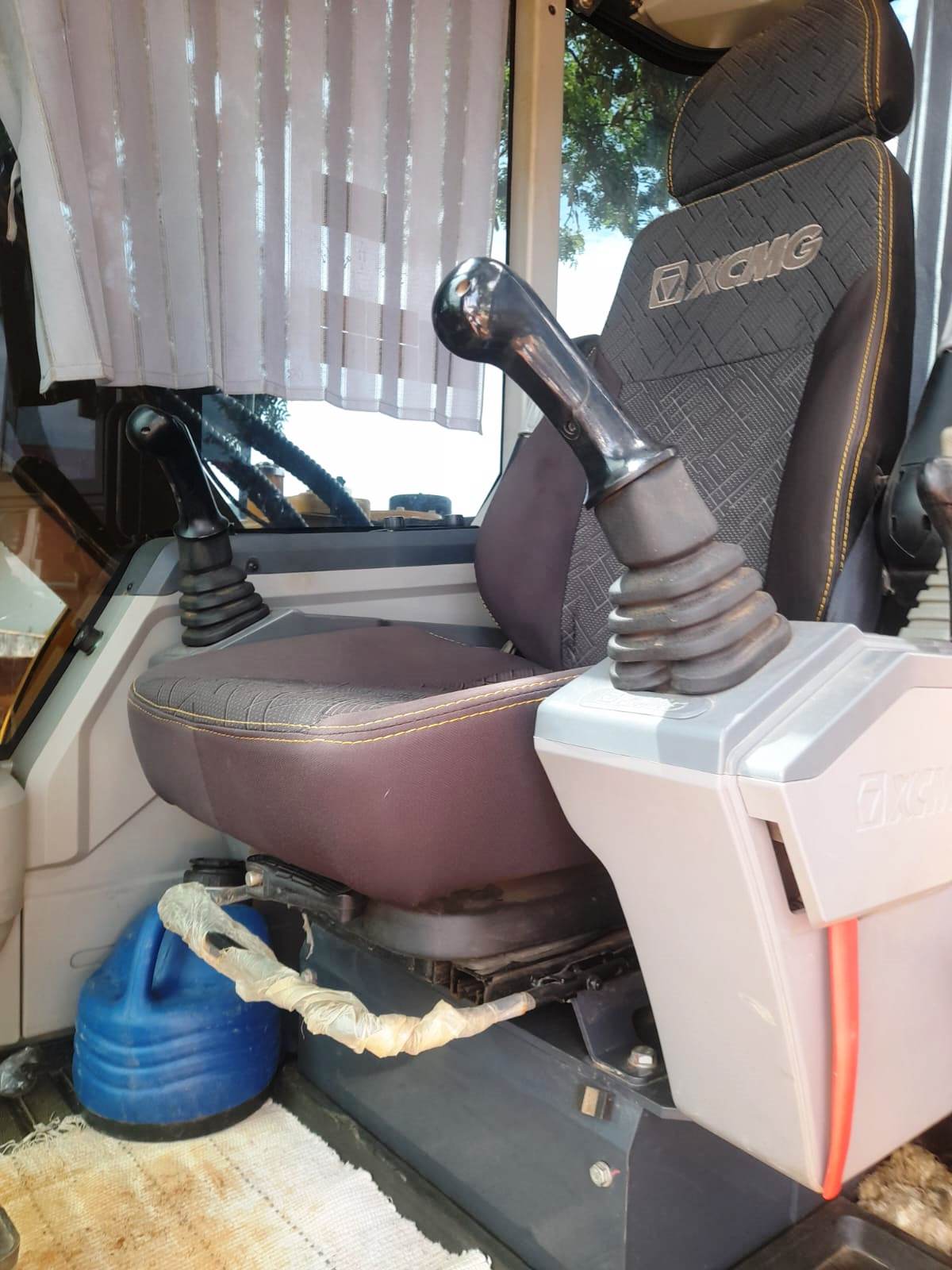 Mini Escavadeira XCMG XE80DA 2022 - Imagem 4