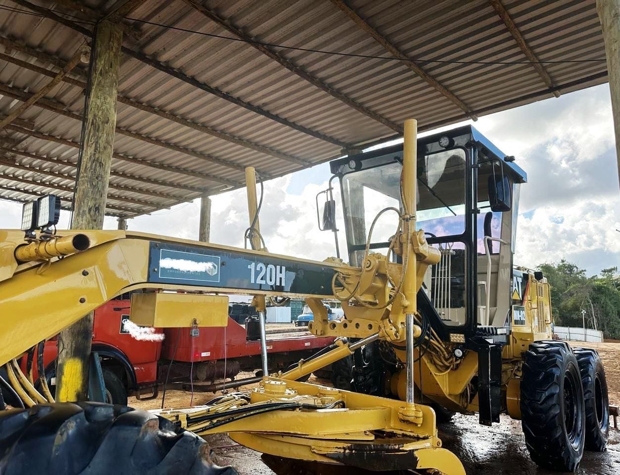 Motoniveladora Caterpillar 120H 2009 - Imagem 2
