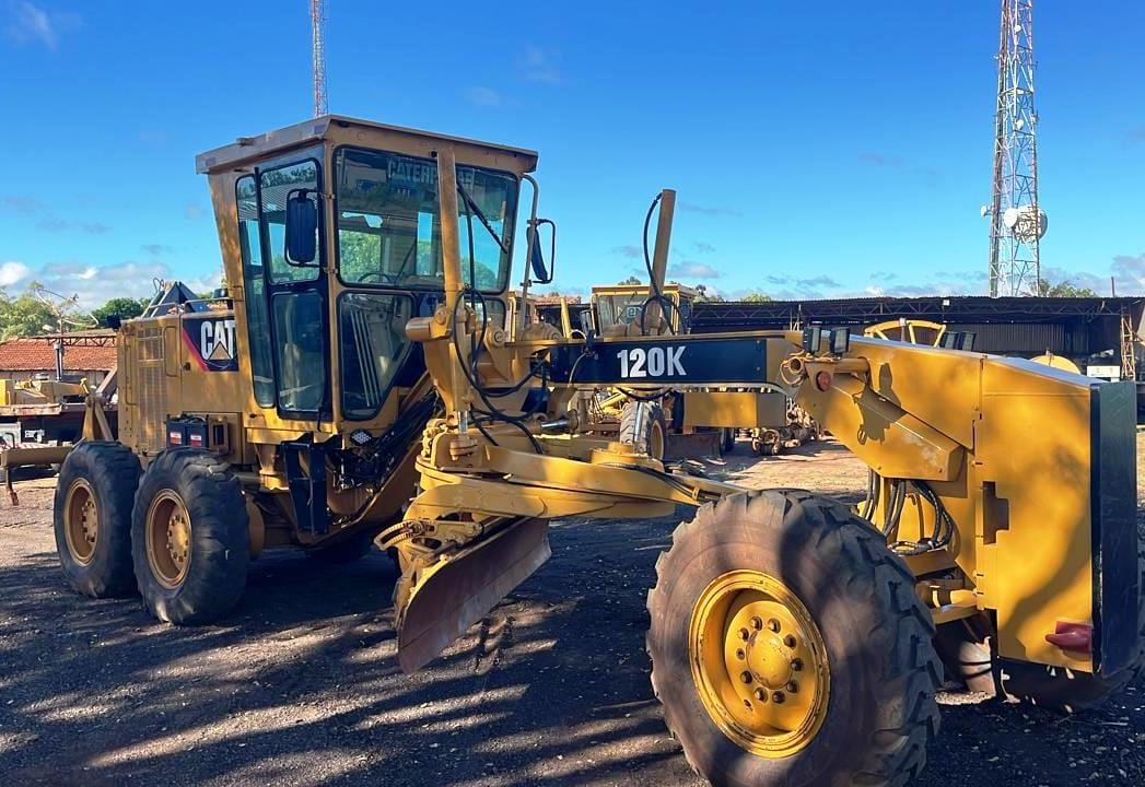Motoniveladora Caterpillar 120K 2010 - Imagem 2
