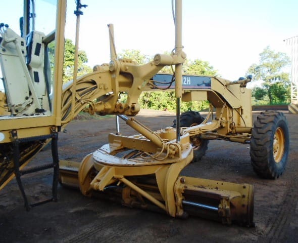 Motoniveladora Caterpillar 12H 2004 - Imagem 12