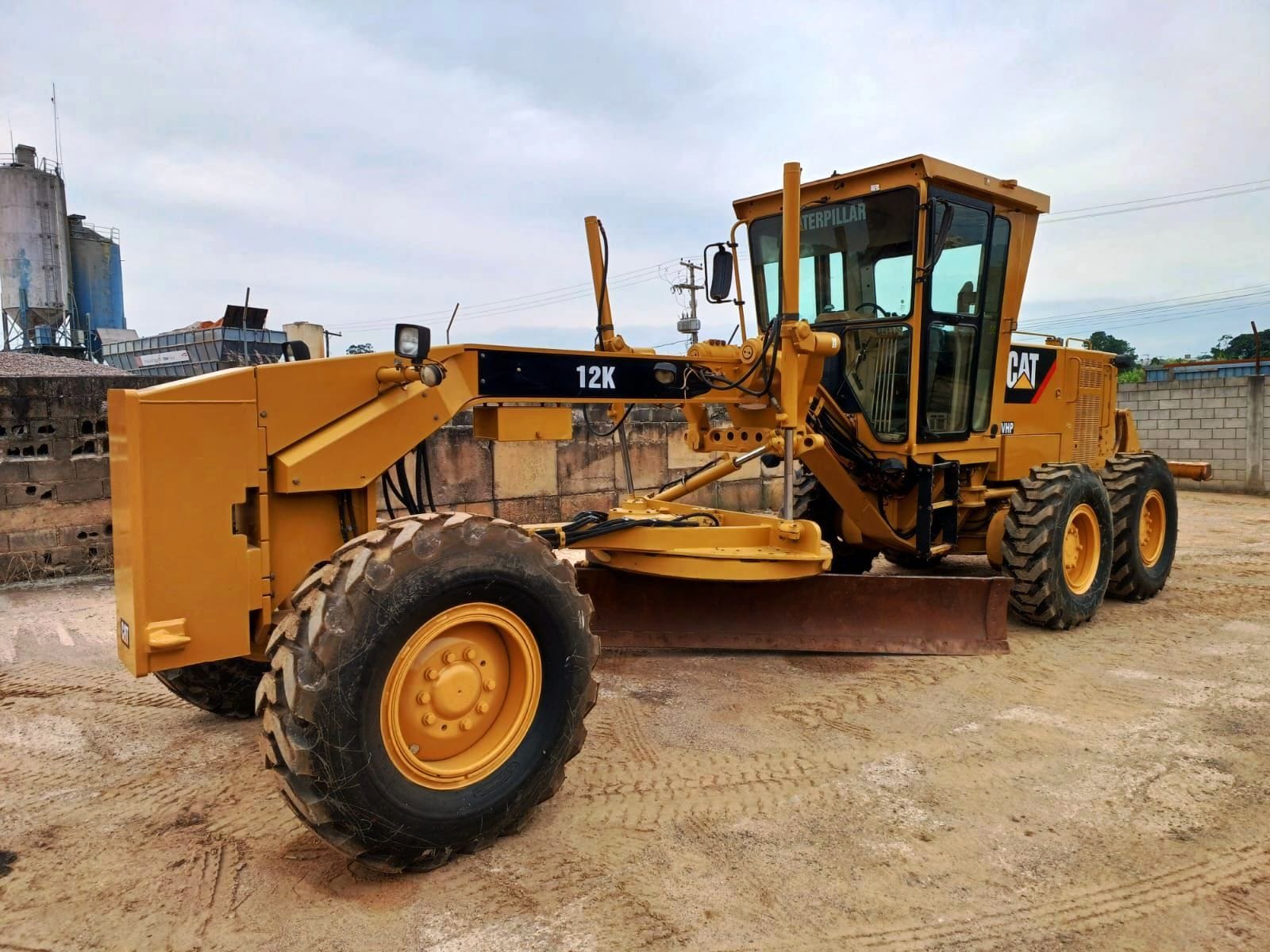 Motoniveladora Caterpillar 12K 2011 - Imagem 1