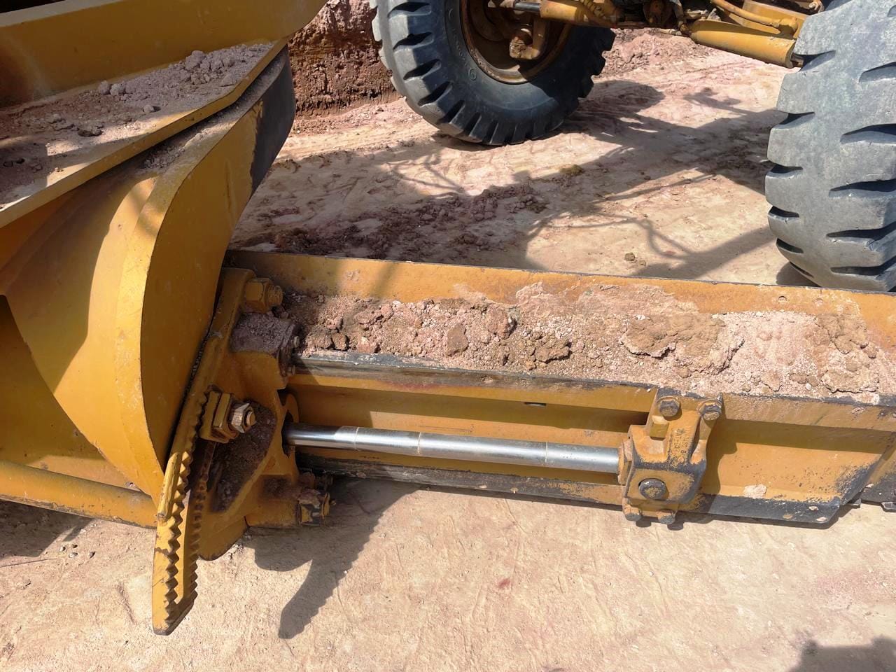 Motoniveladora Caterpillar 140H 2008 - Imagem 15