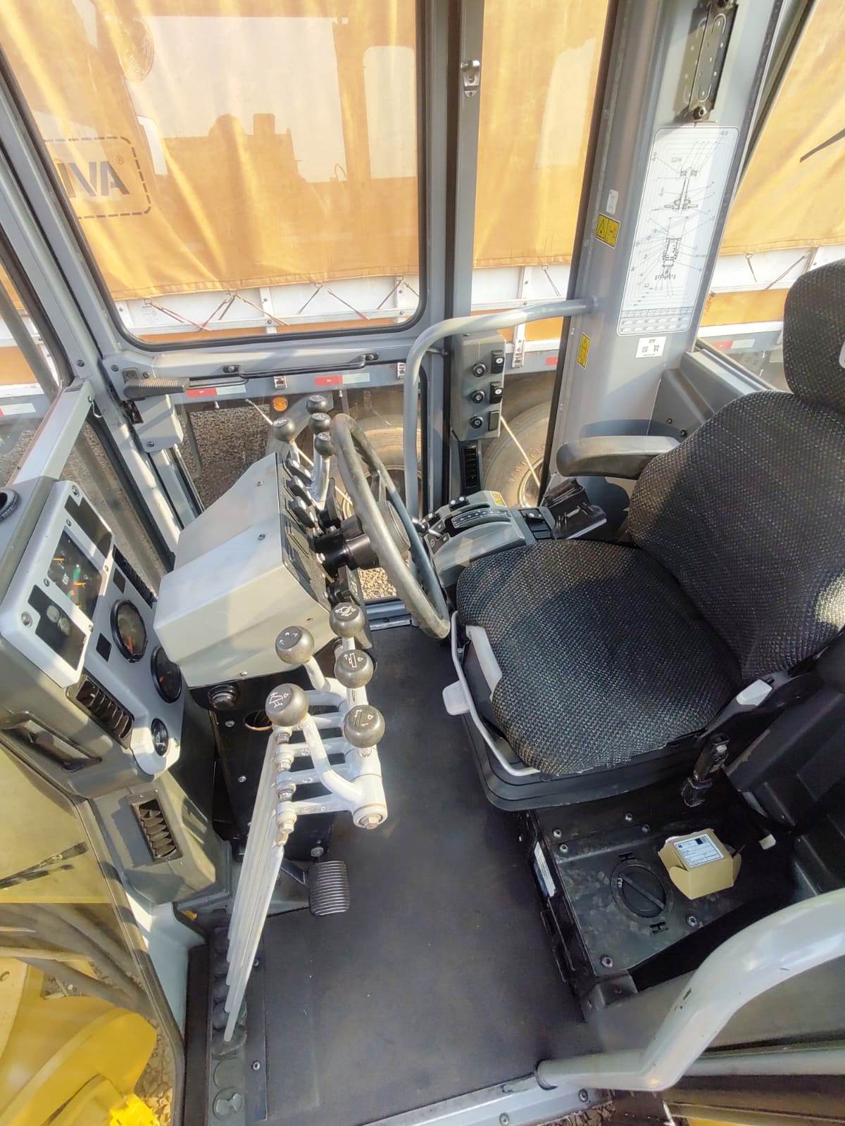 Motoniveladora Caterpillar 140K 2018 - Imagem 9
