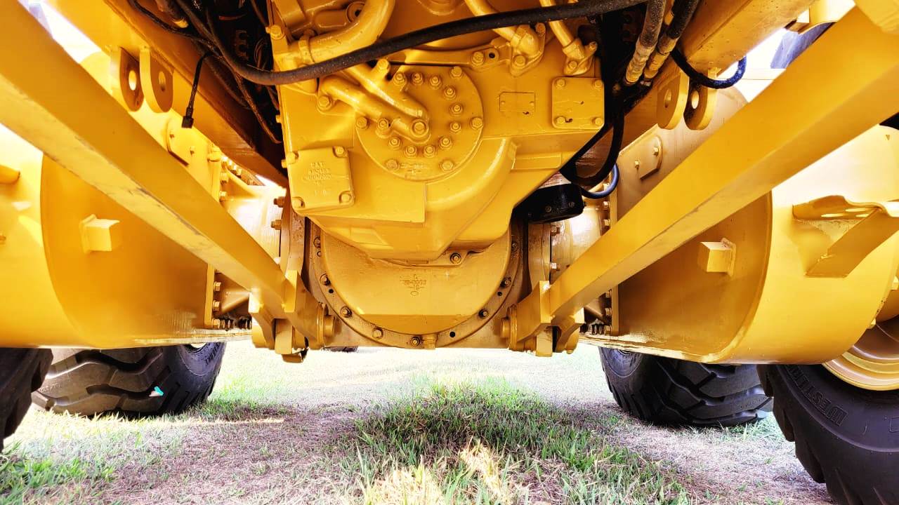 Motoniveladora Caterpillar 16H 2001 - Imagem 6