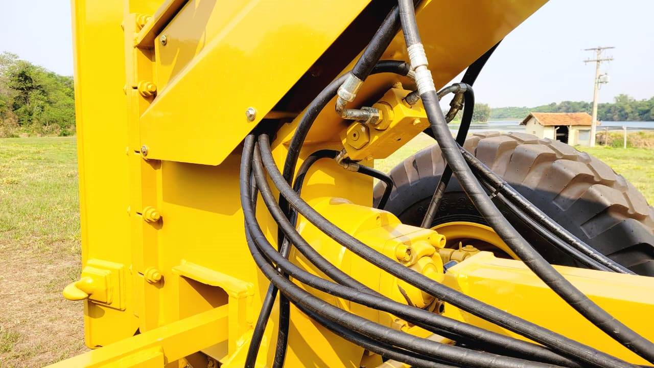 Motoniveladora Caterpillar 16H 2001 - Imagem 8