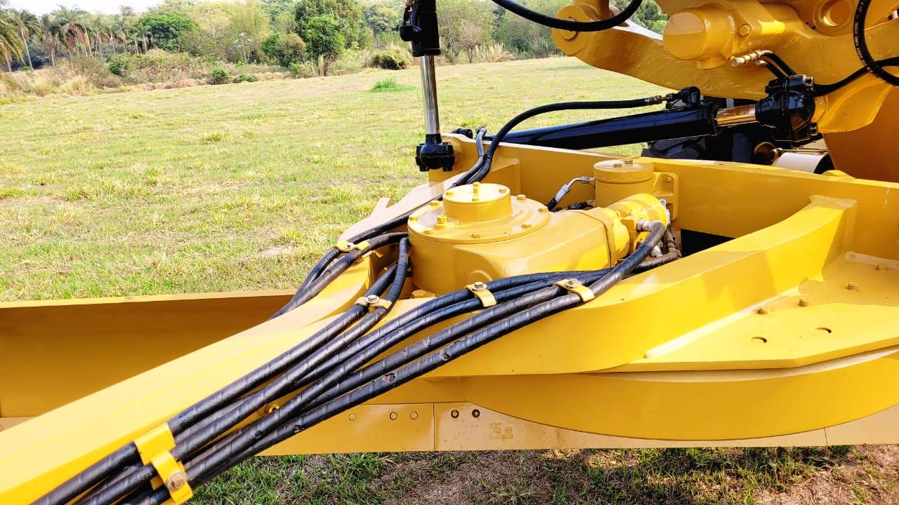 Motoniveladora Caterpillar 16H 2001 - Imagem 9