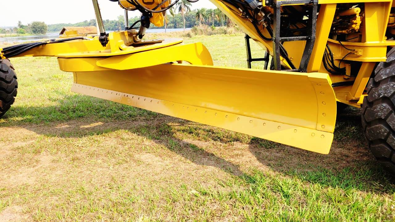 Motoniveladora Caterpillar 16H 2001 - Imagem 16