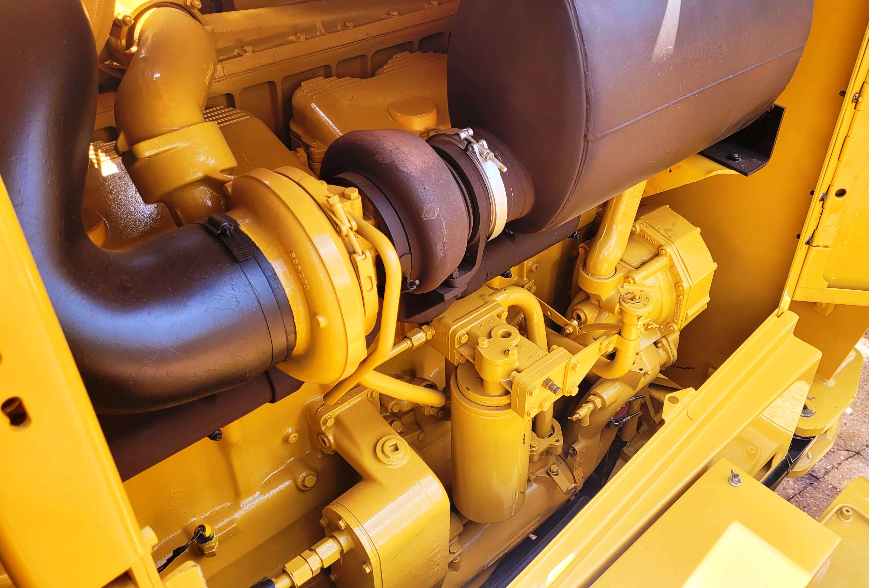 Motoniveladora Caterpillar 16H 2001 - Imagem 18