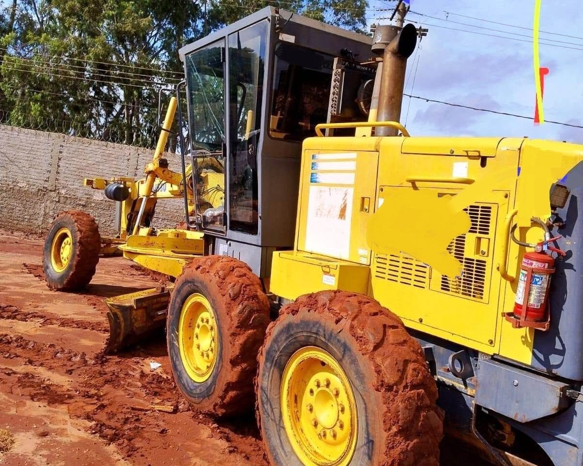 Motoniveladora Komatsu GD555 2011 - Imagem 1